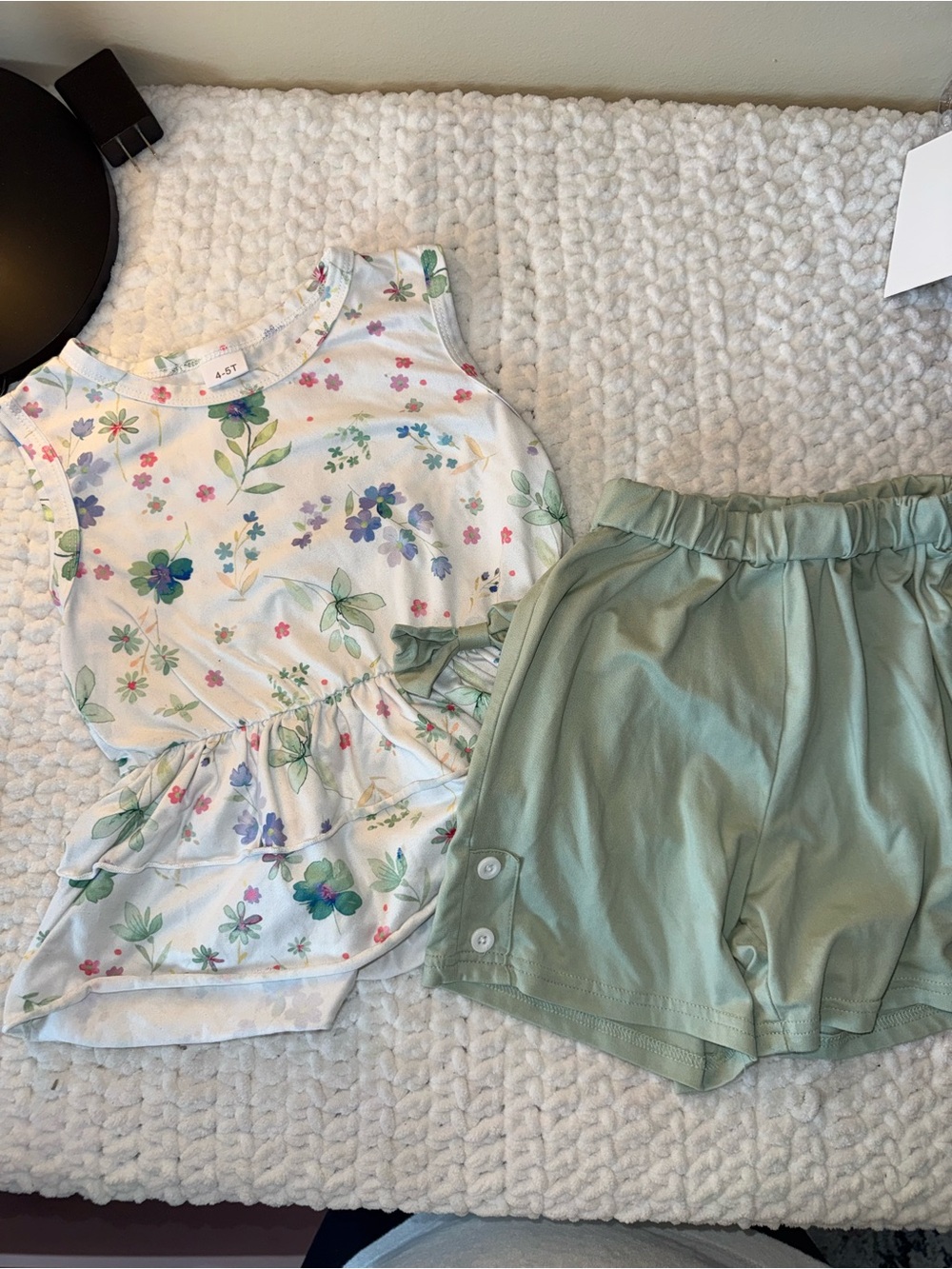 Green Floral Peplum Tank & Sage Shorts Set - Brand: